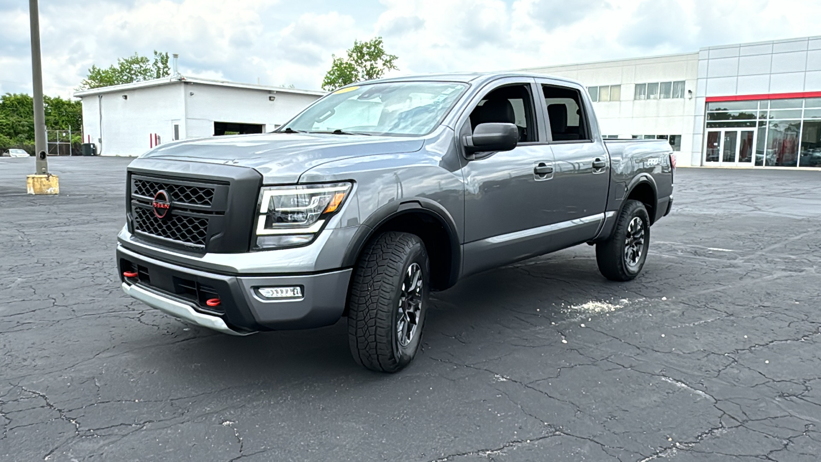 2023 Nissan Titan PRO-4X 3