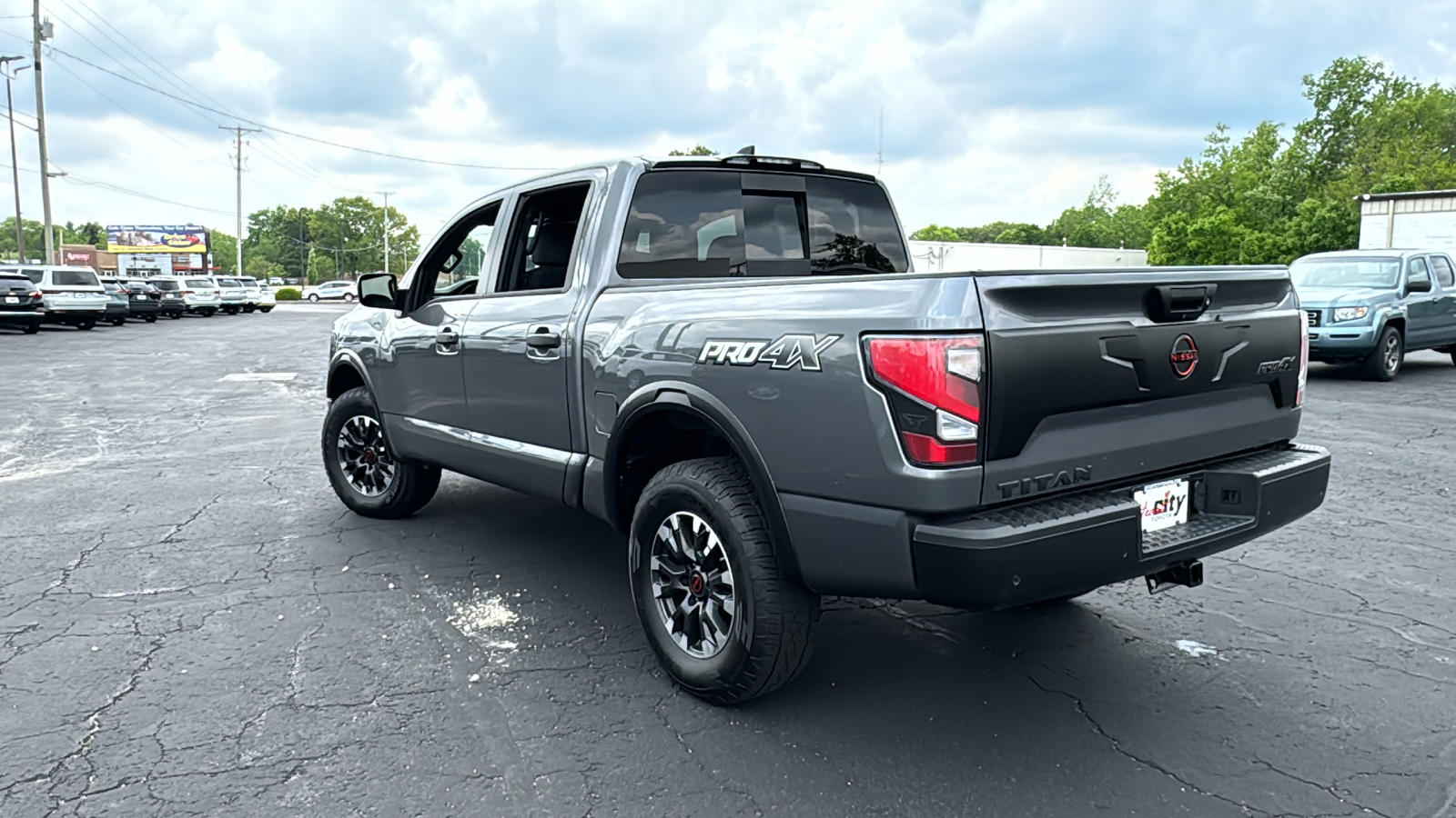 2023 Nissan Titan PRO-4X 5