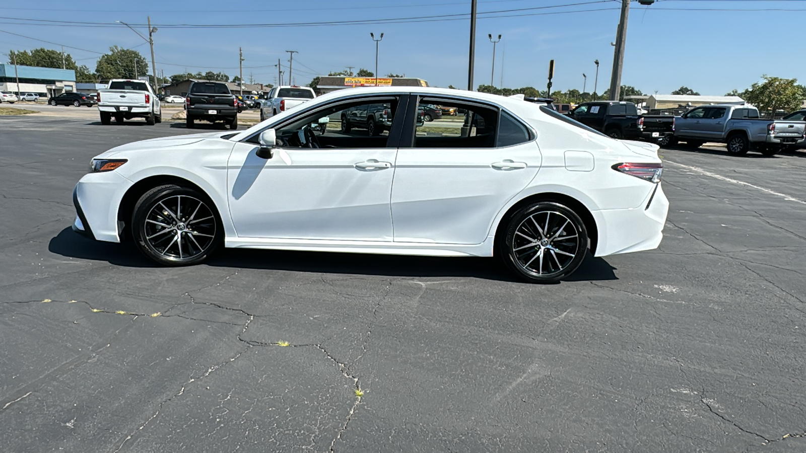 2024 Toyota Camry SE 4