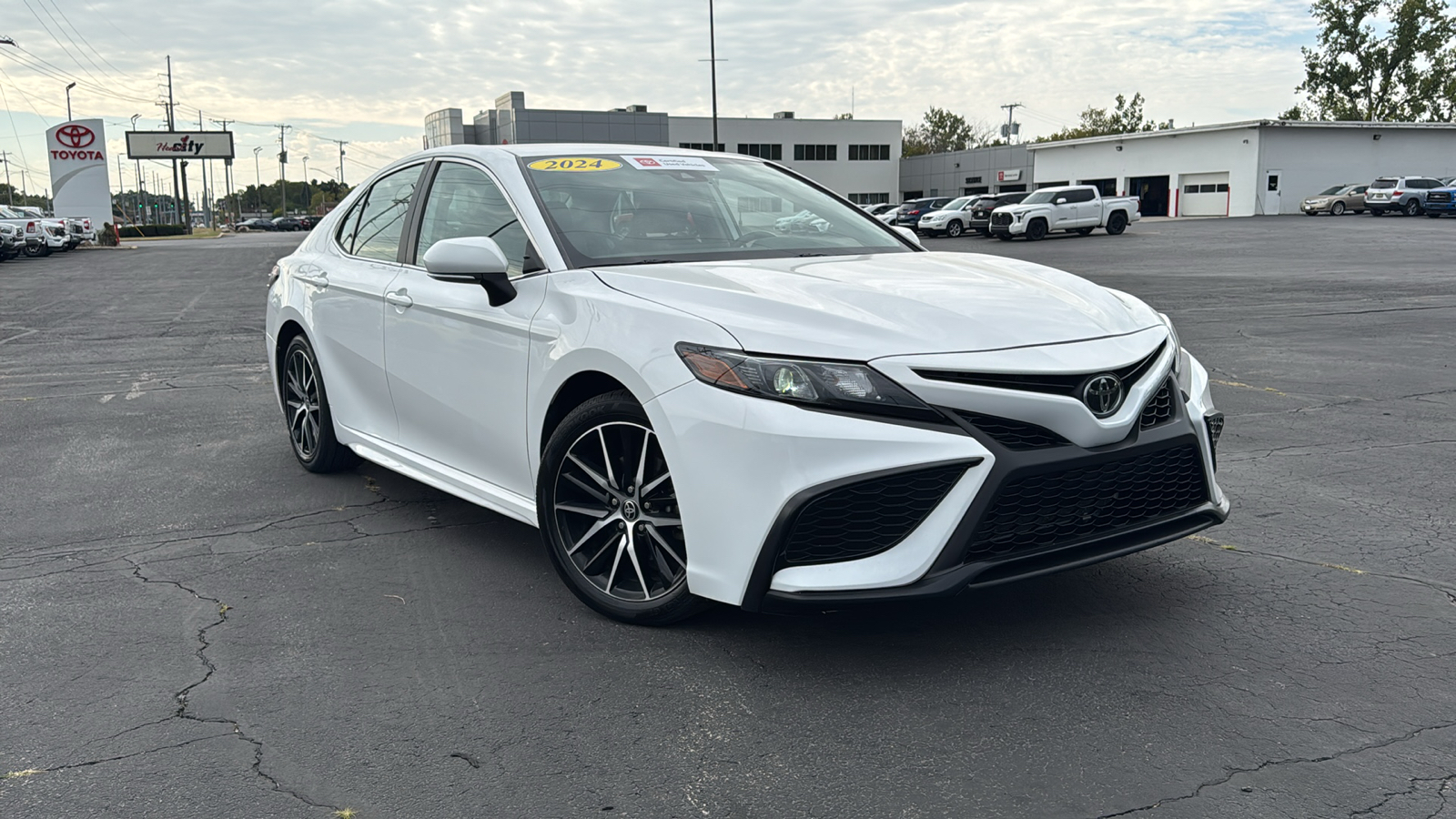 2024 Toyota Camry SE 1