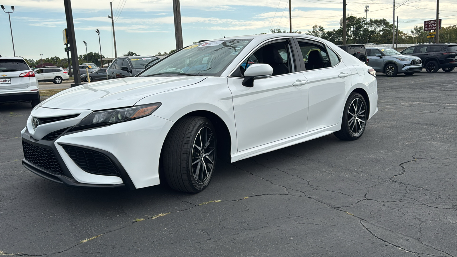 2024 Toyota Camry SE 3