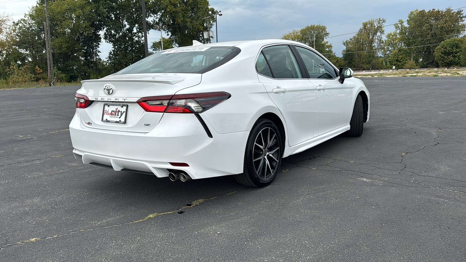 2024 Toyota Camry SE 8