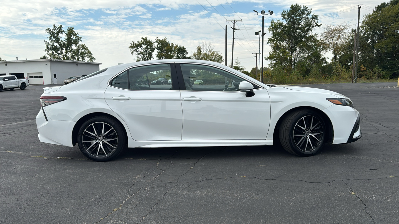 2024 Toyota Camry SE 9