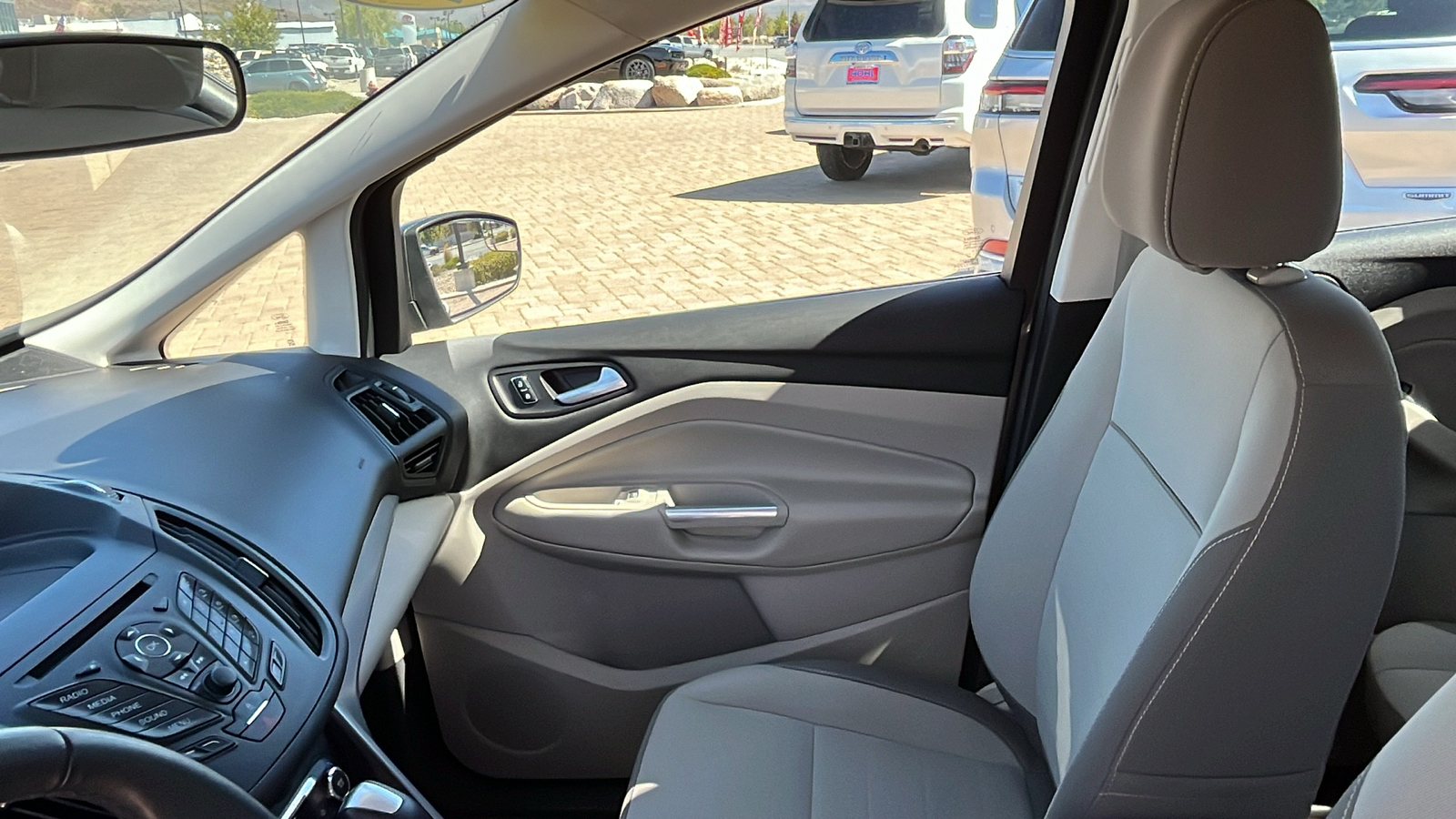 2014 Ford C-Max Hybrid SE 24
