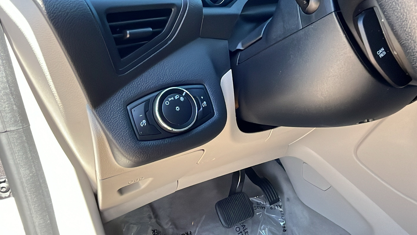 2014 Ford C-Max Hybrid SE 31