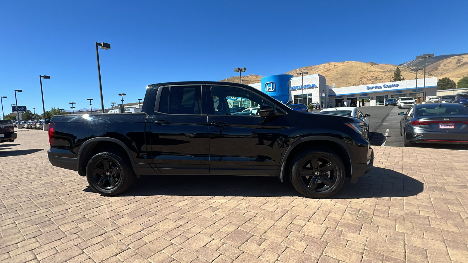 2022 Honda Ridgeline Black Edition 2