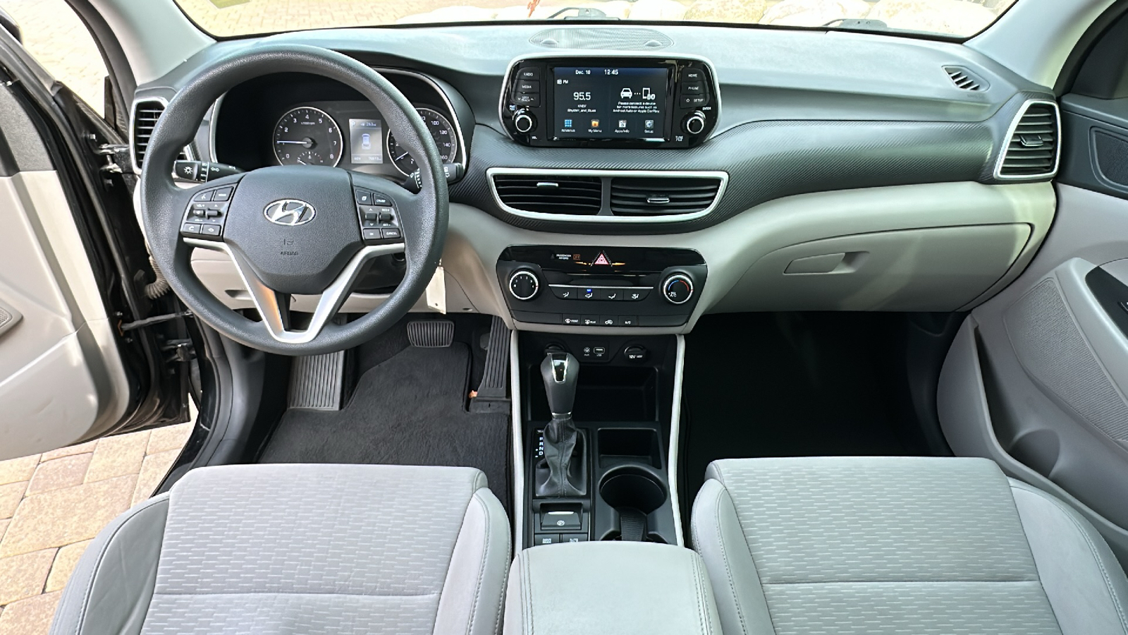 2019 Hyundai Tucson SE 16