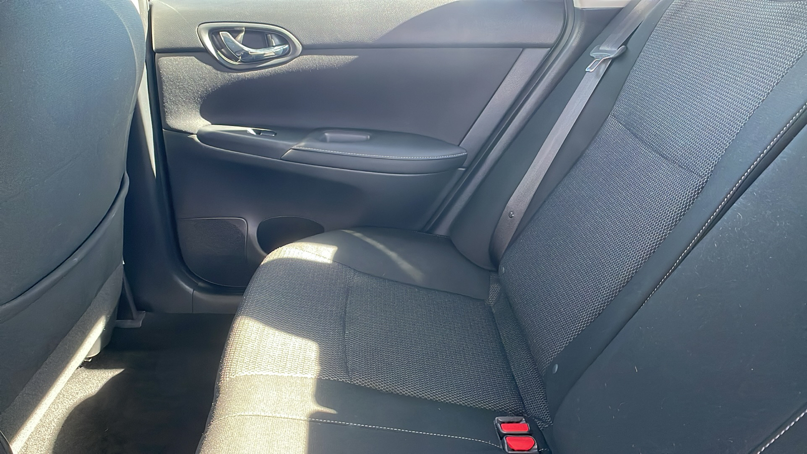 2019 Nissan Sentra S 14