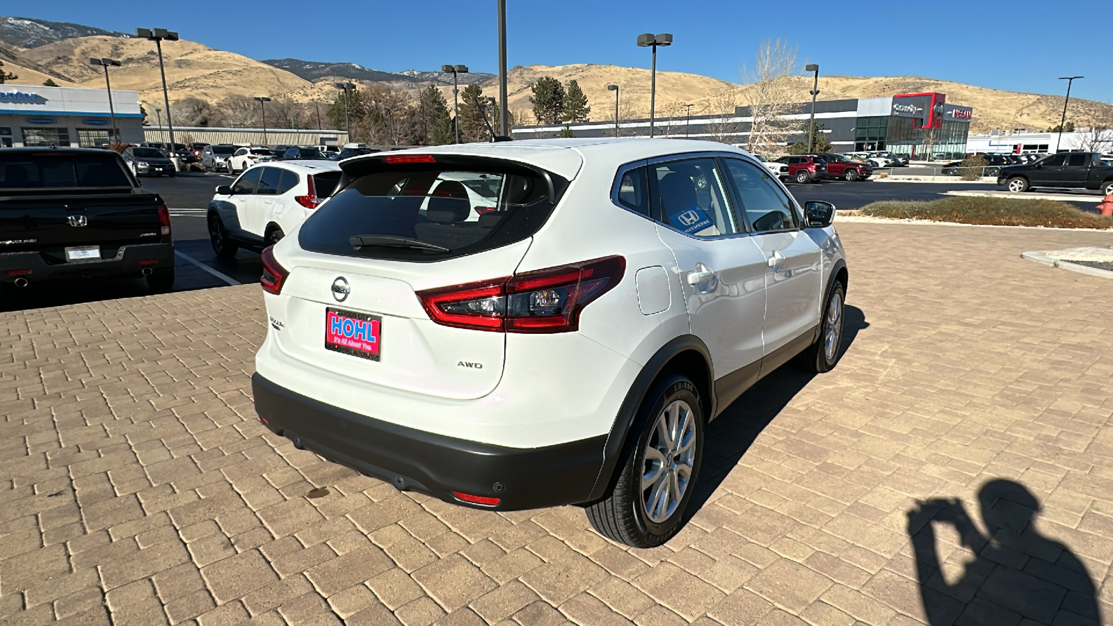 2022 Nissan Rogue Sport S 3