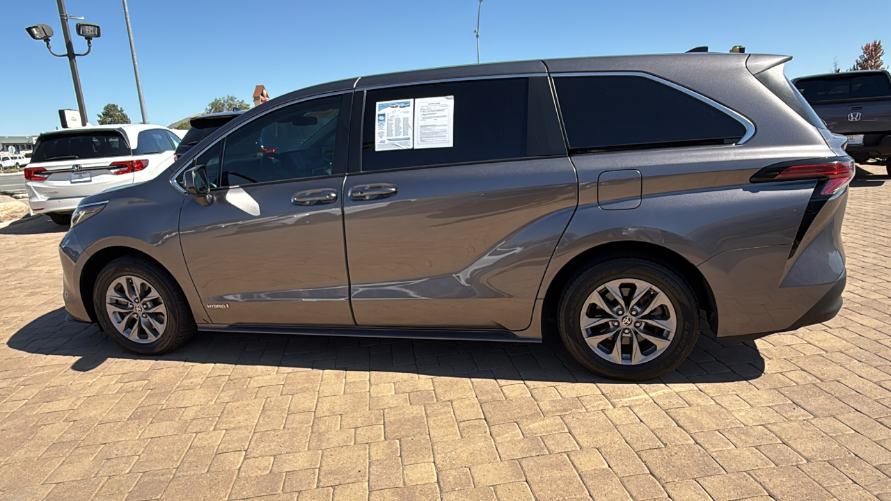 2021 Toyota Sienna LE 6