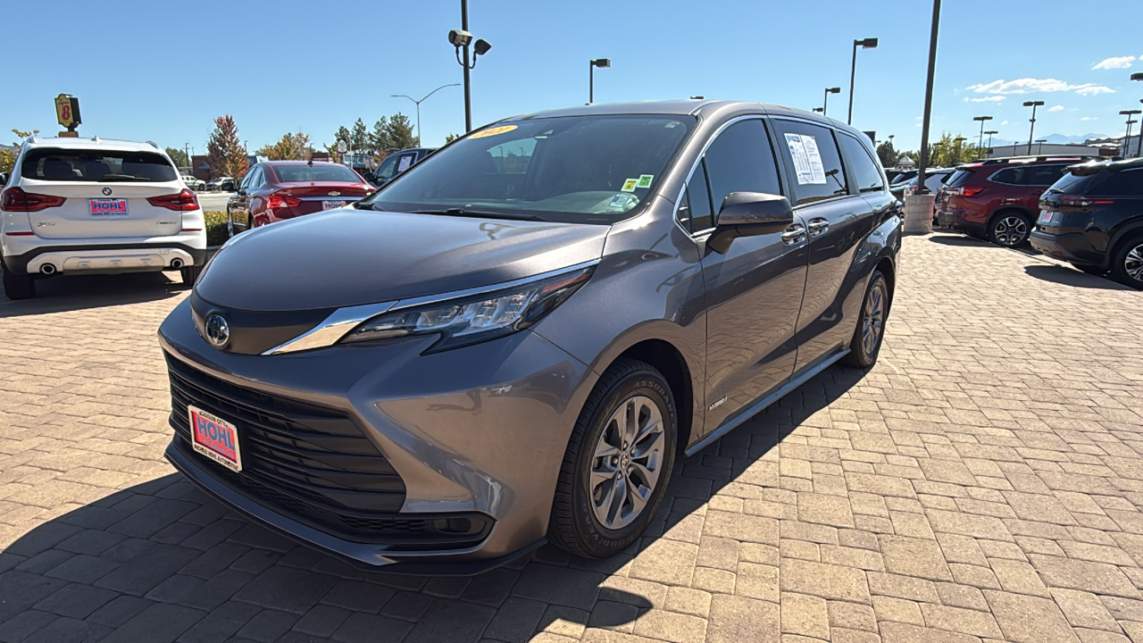 2021 Toyota Sienna LE 7