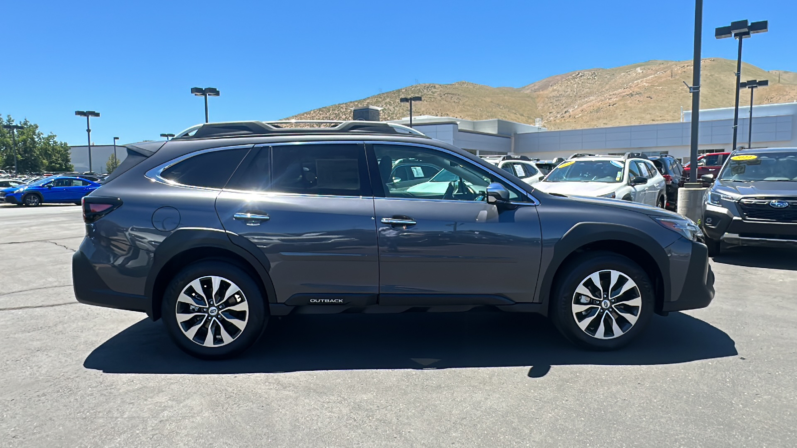 2024 Subaru Outback Touring XT 2