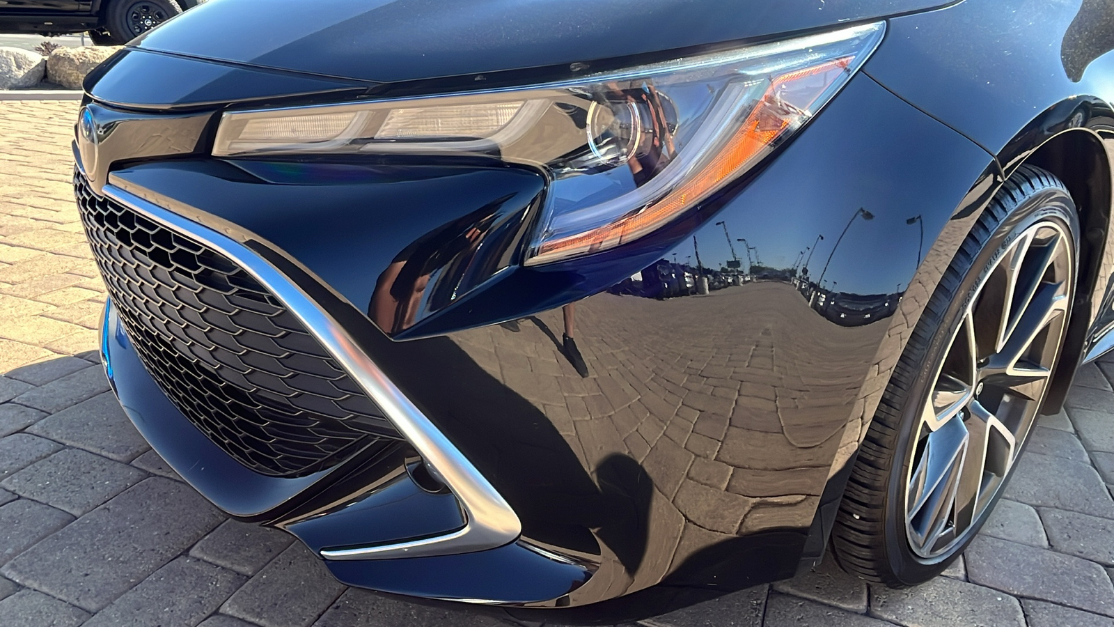 2019 Toyota Corolla Hatchback XSE 9