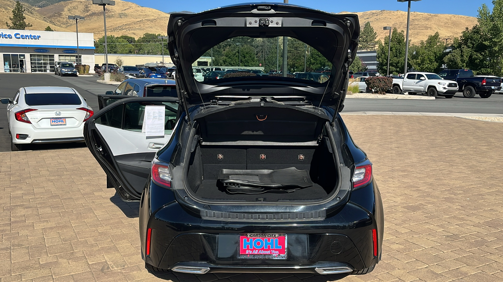 2019 Toyota Corolla Hatchback XSE 11