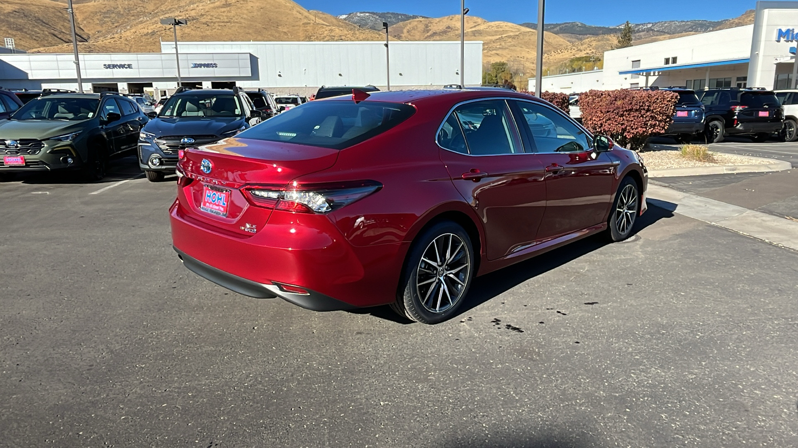 2021 Toyota Camry Hybrid XLE 3