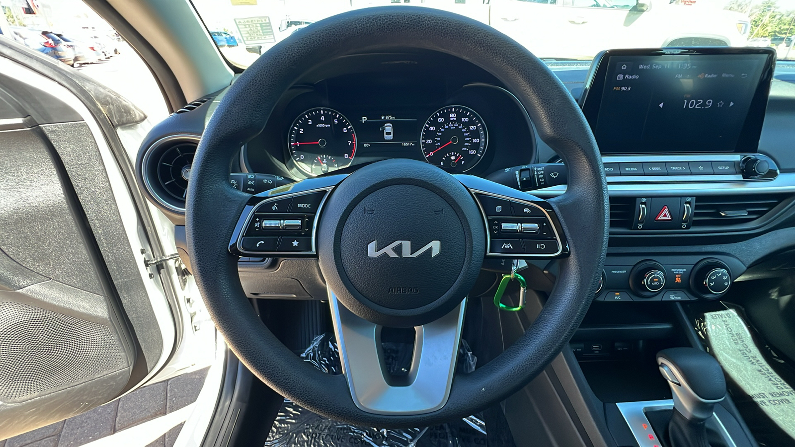 2022 Kia Forte LXS 24