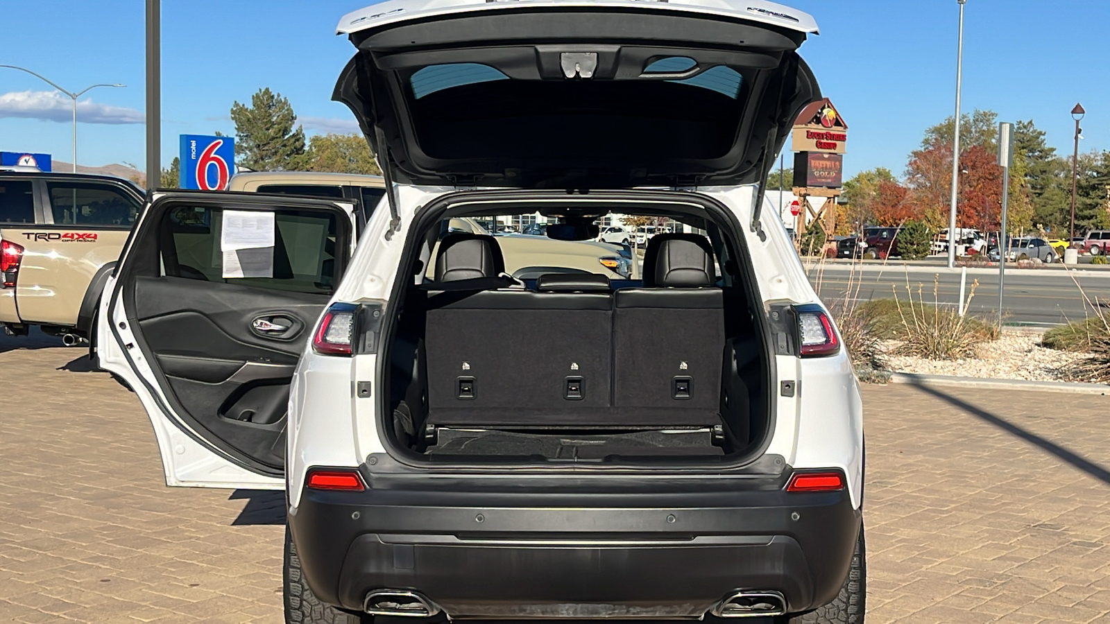 2021 Jeep Cherokee Latitude Lux 11