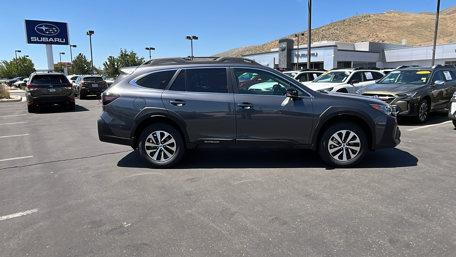 2025 Subaru Outback Premium 2