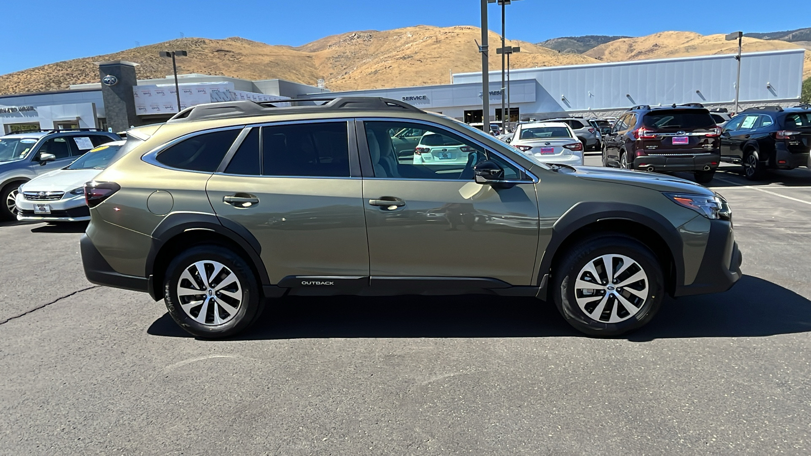 2025 Subaru Outback Premium 2