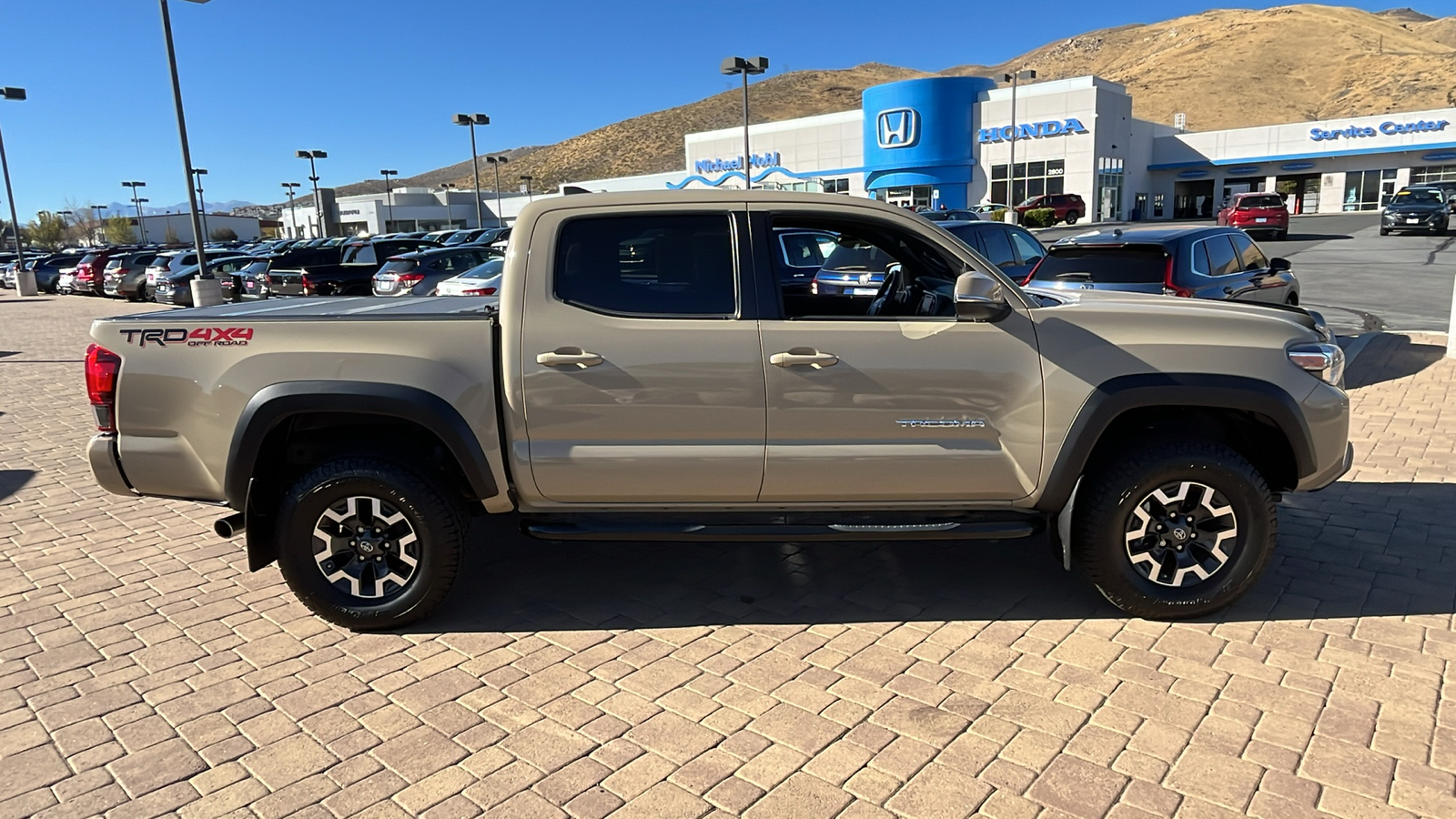 2018 Toyota Tacoma TRD Off-Road 2