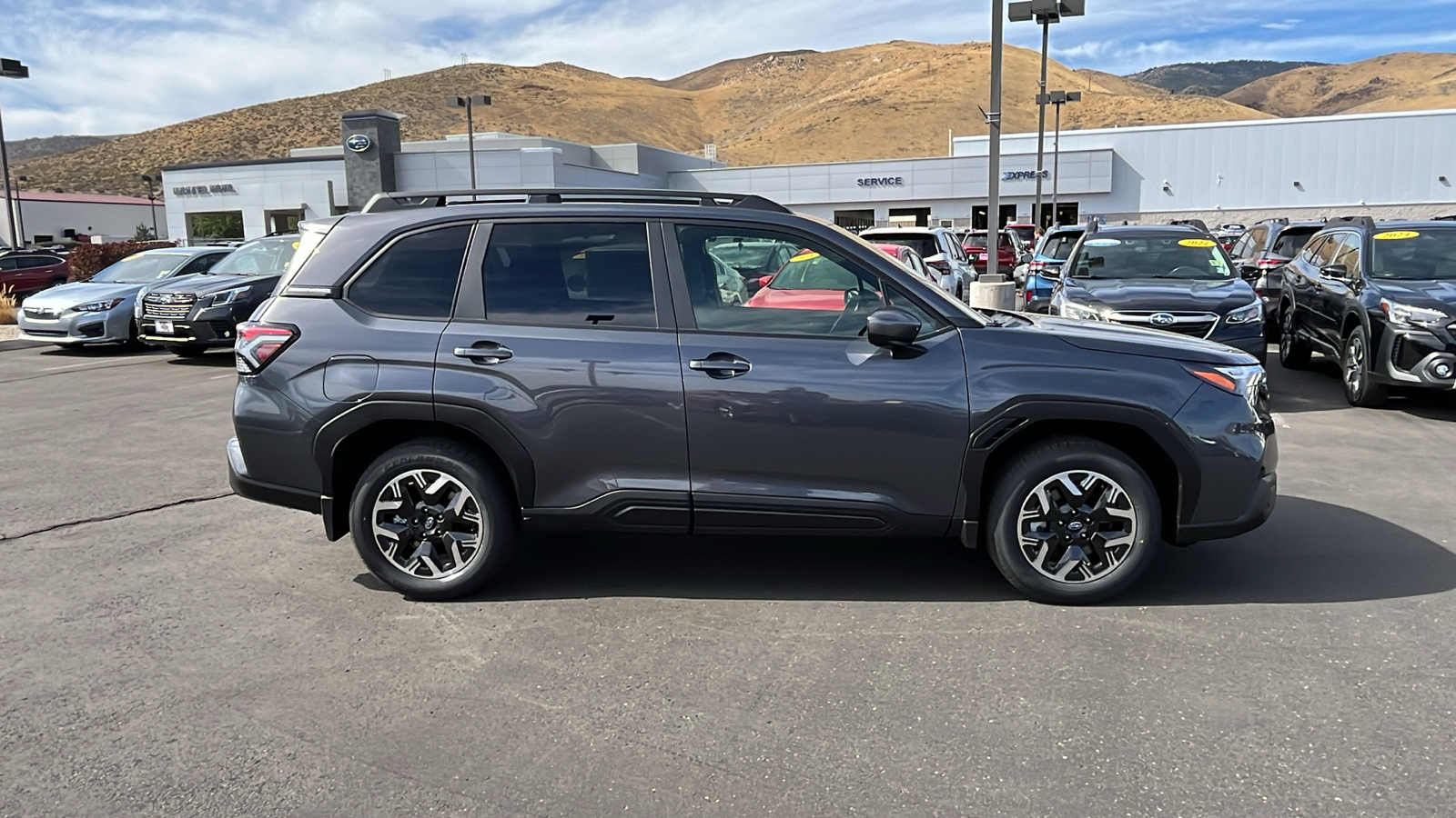 2025 Subaru Forester Premium 2