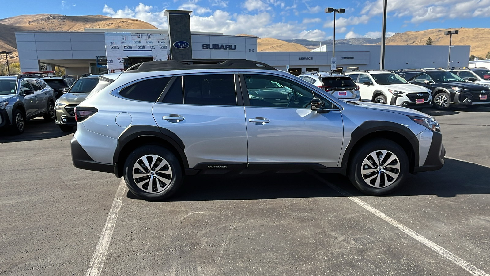 2025 Subaru Outback Premium 2