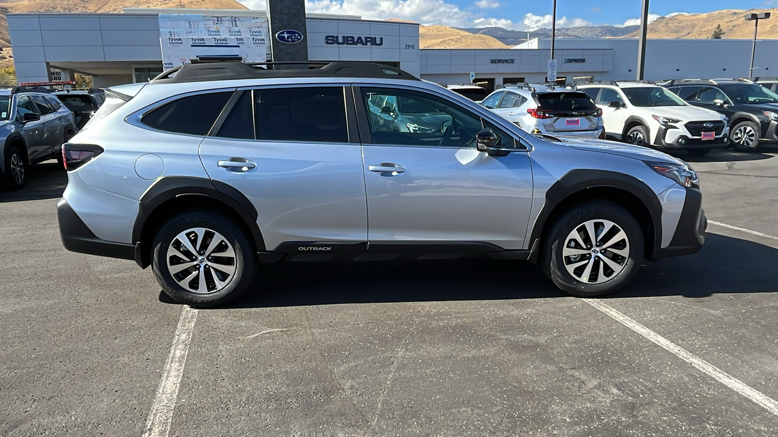 2025 Subaru Outback Premium 2