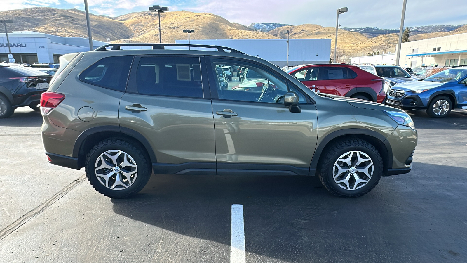 2023 Subaru Forester Premium 2