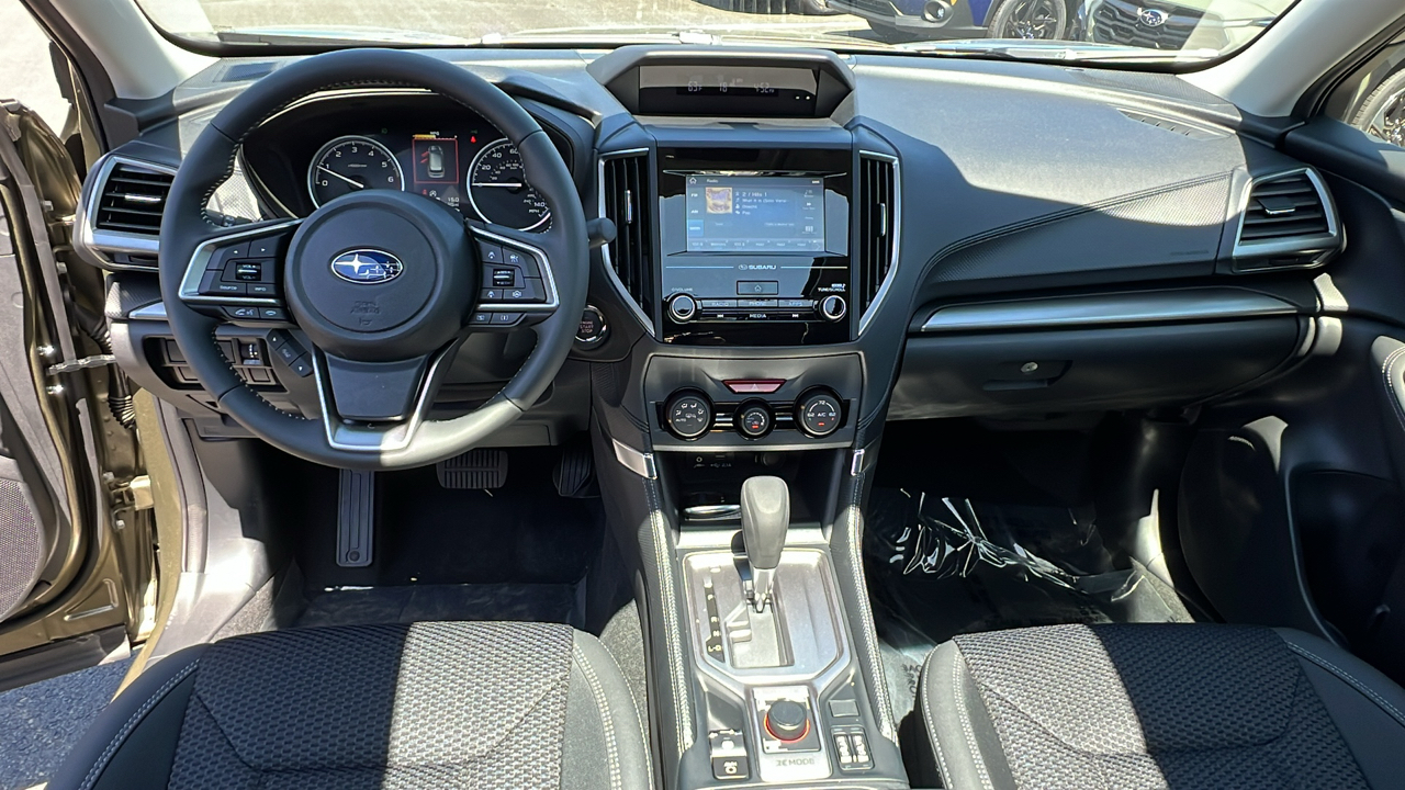 2024 Subaru Forester Premium 18
