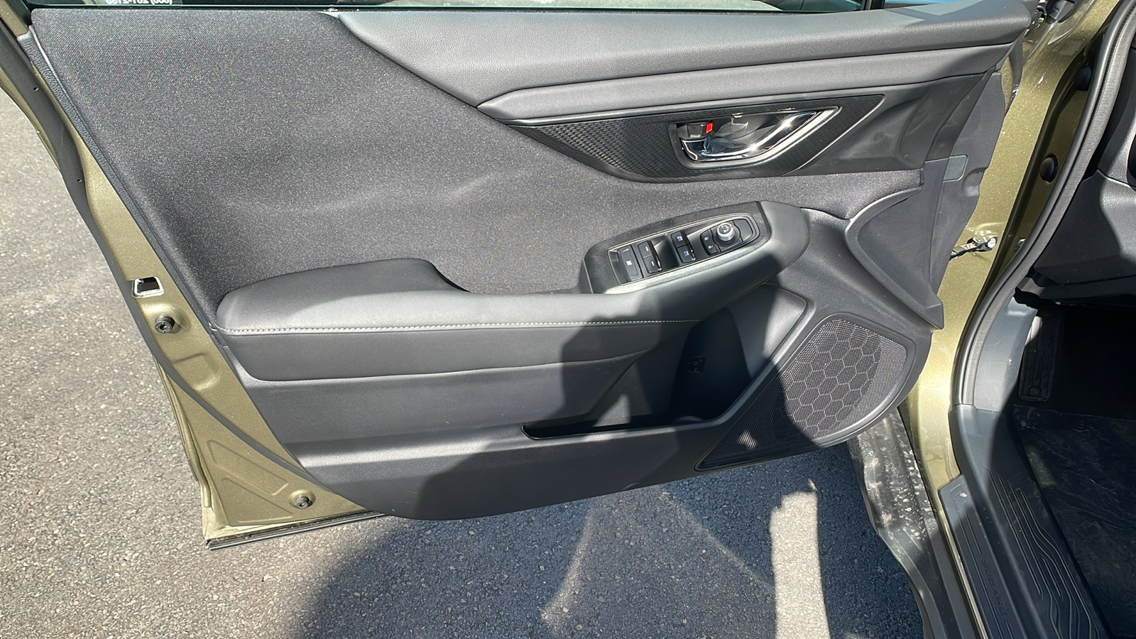 2024 Subaru Outback Premium 18