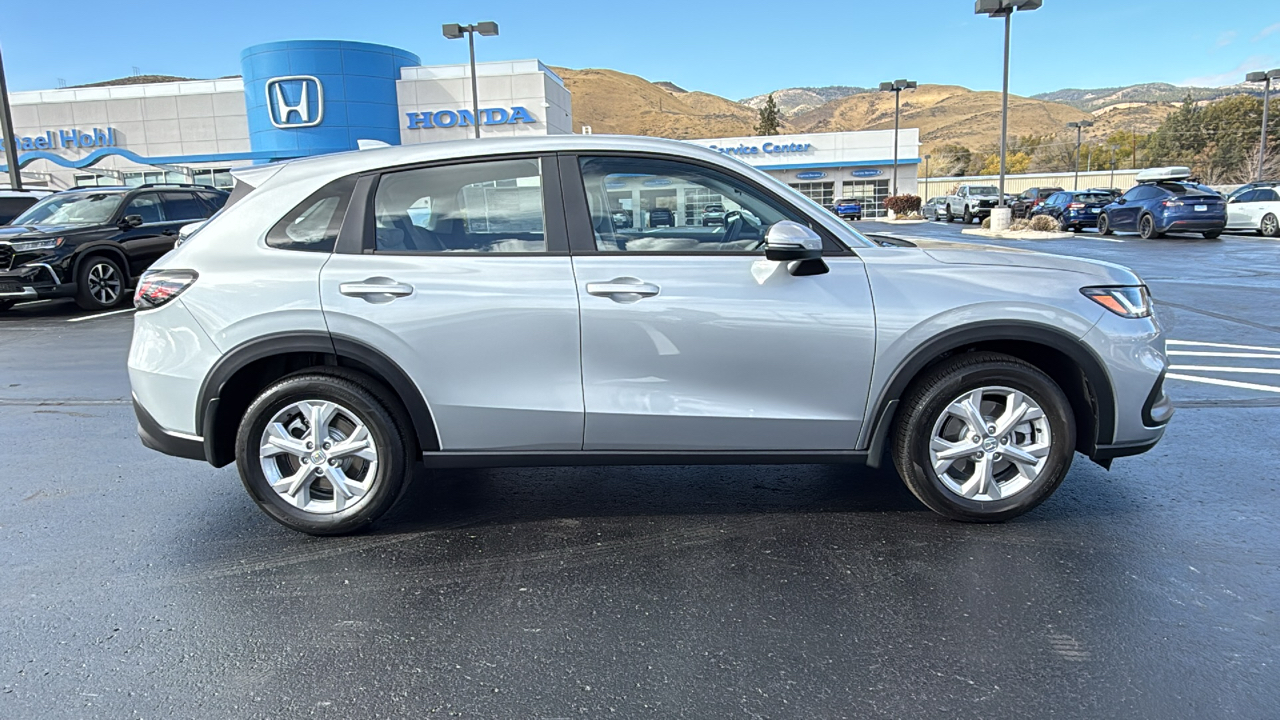 2025 Honda HR-V LX 2