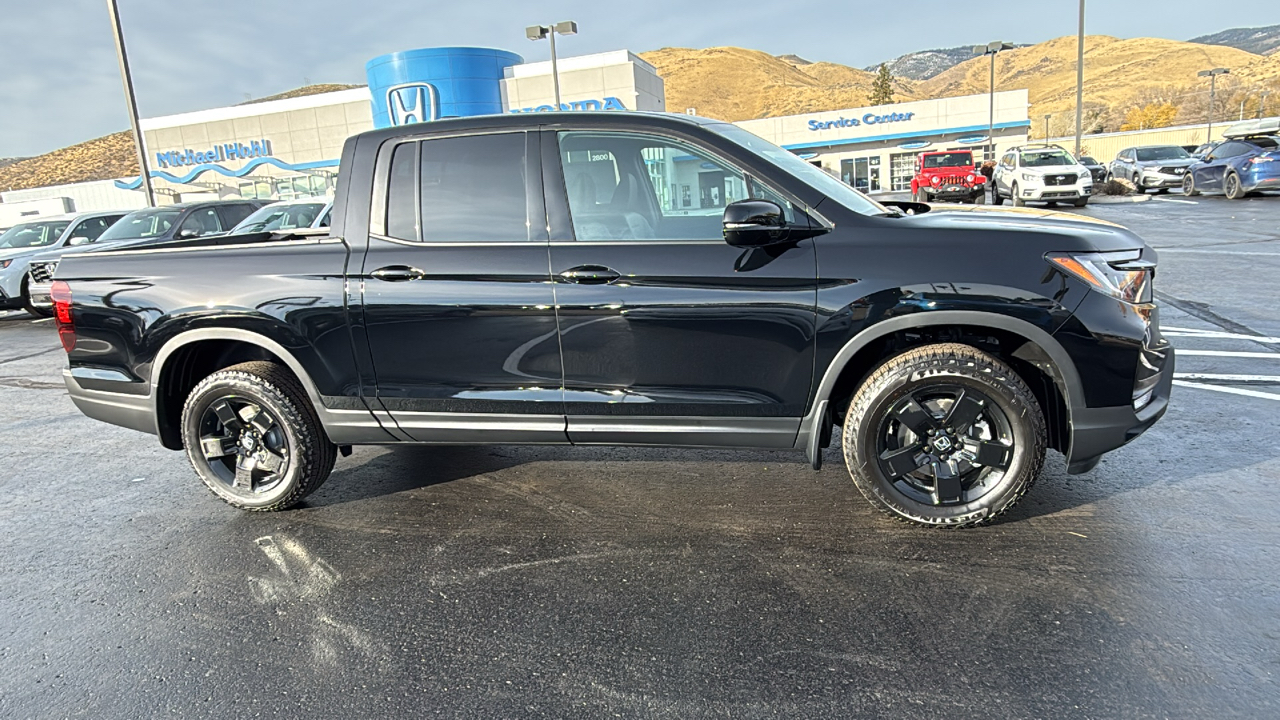 2025 Honda Ridgeline Black Edition 2