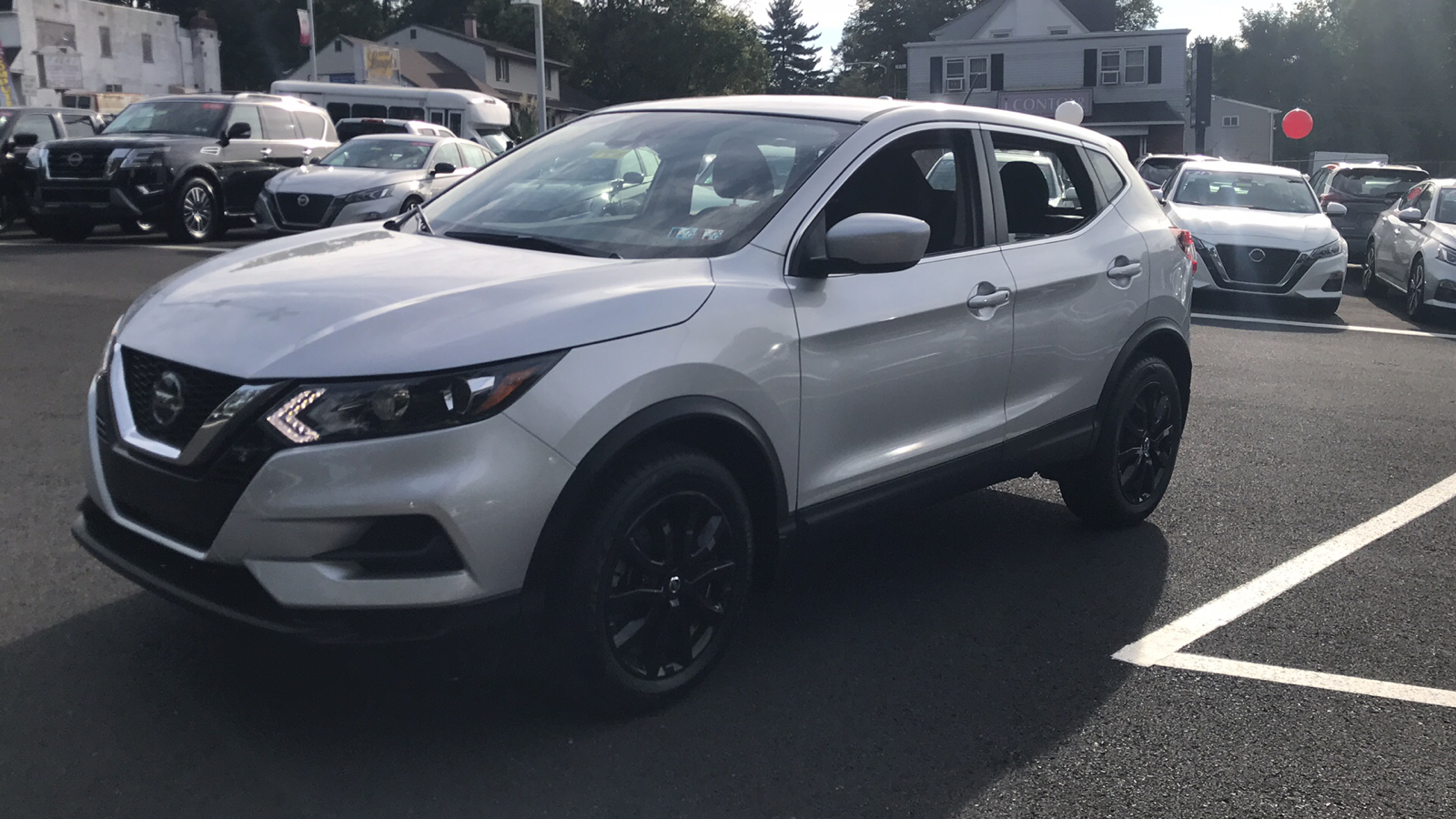 2021 Nissan Rogue Sport S 3