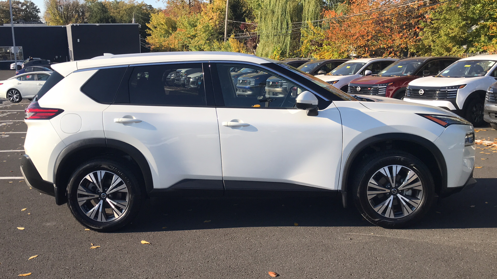 2021 Nissan Rogue SV 28