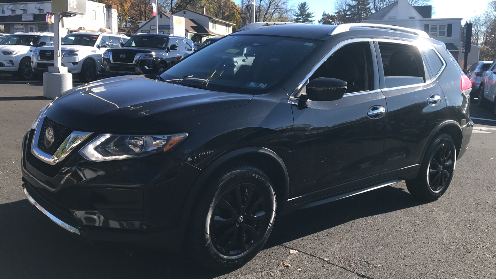 2019 Nissan Rogue SV 3