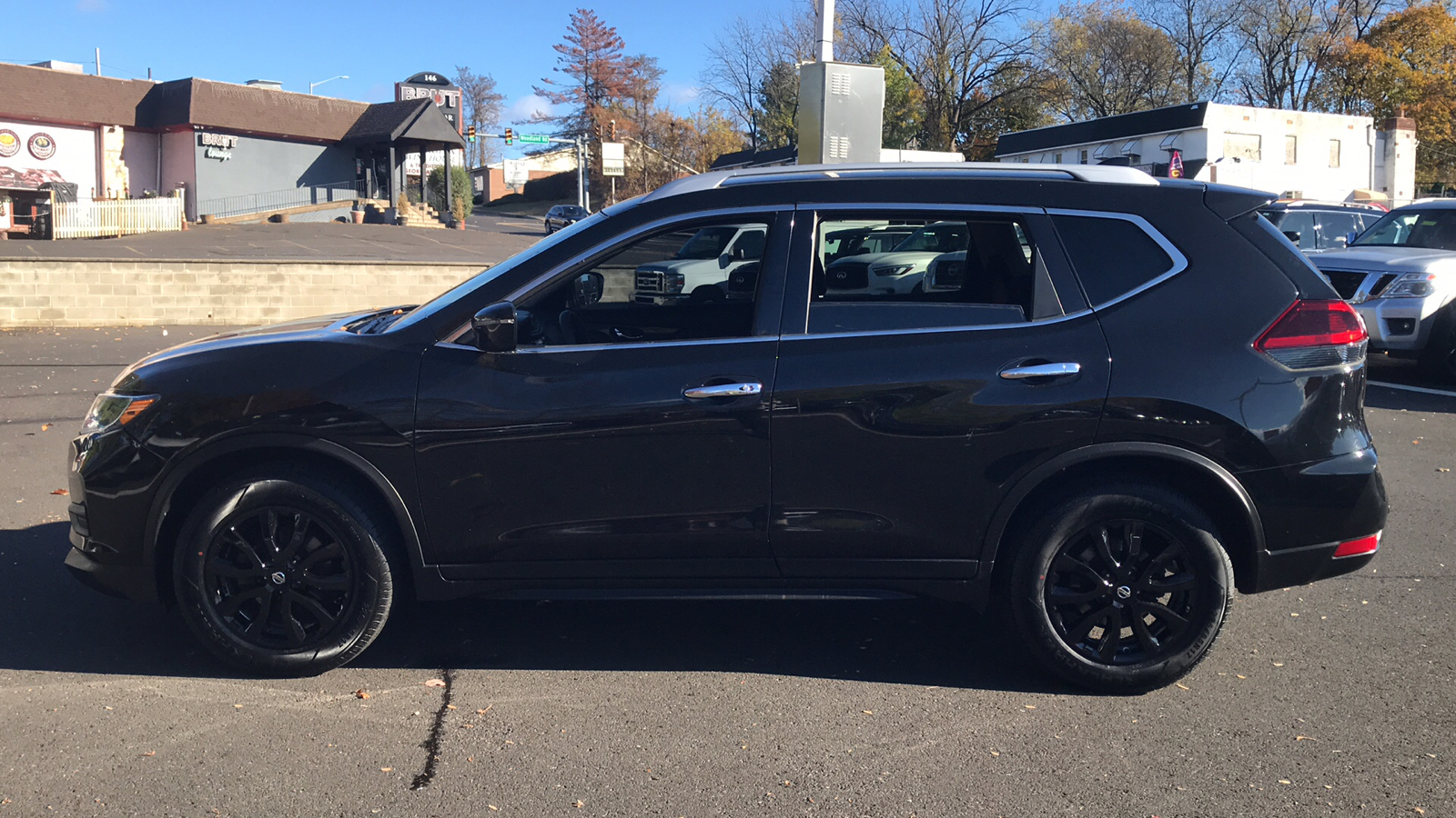 2019 Nissan Rogue SV 4