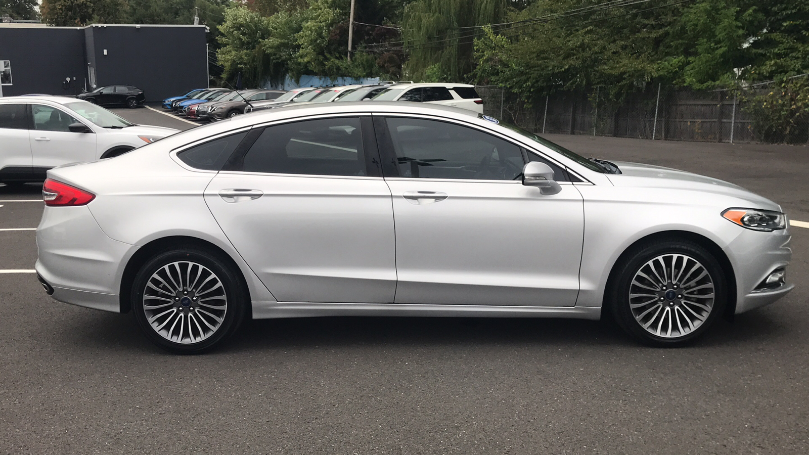 2017 Ford Fusion SE 25