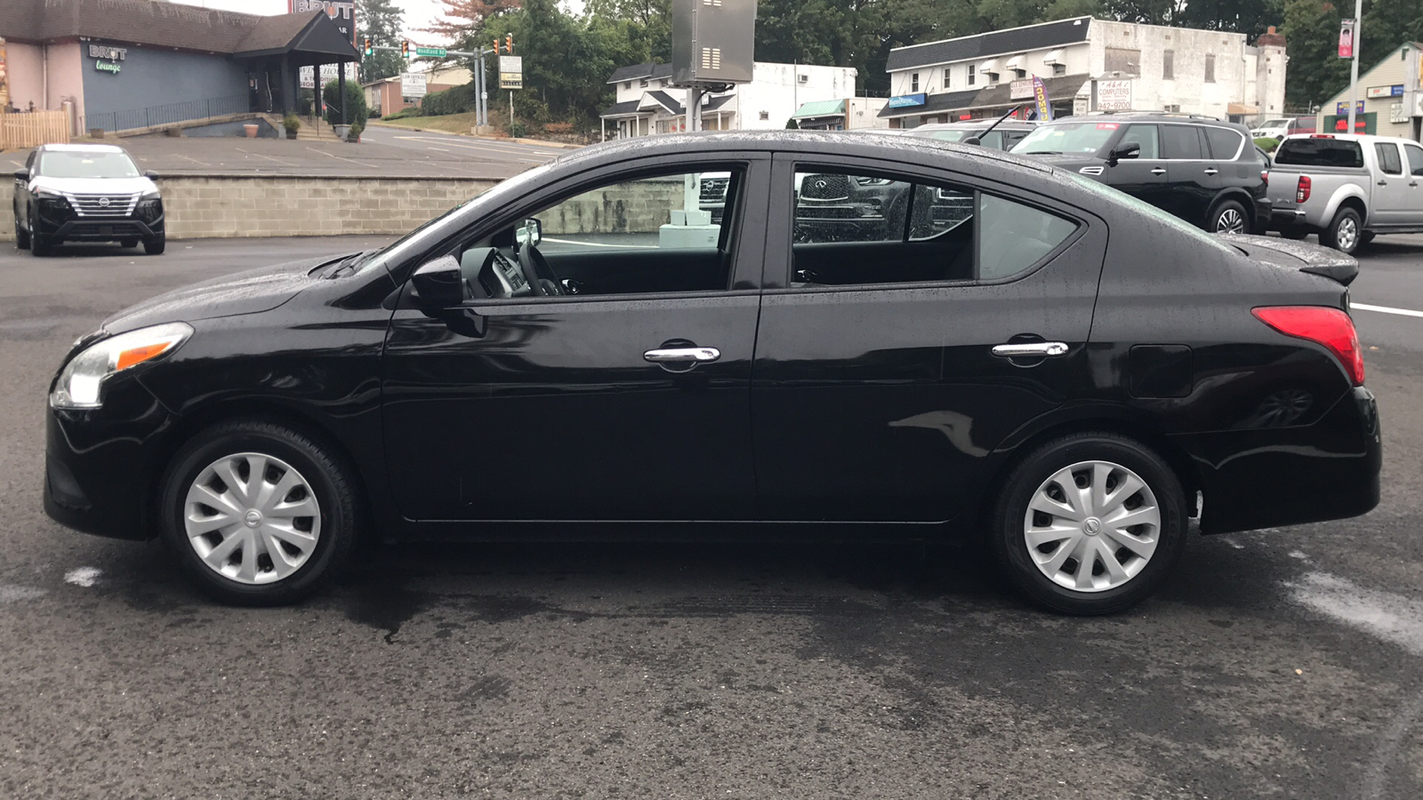 2018 Nissan Versa Sedan SV 4