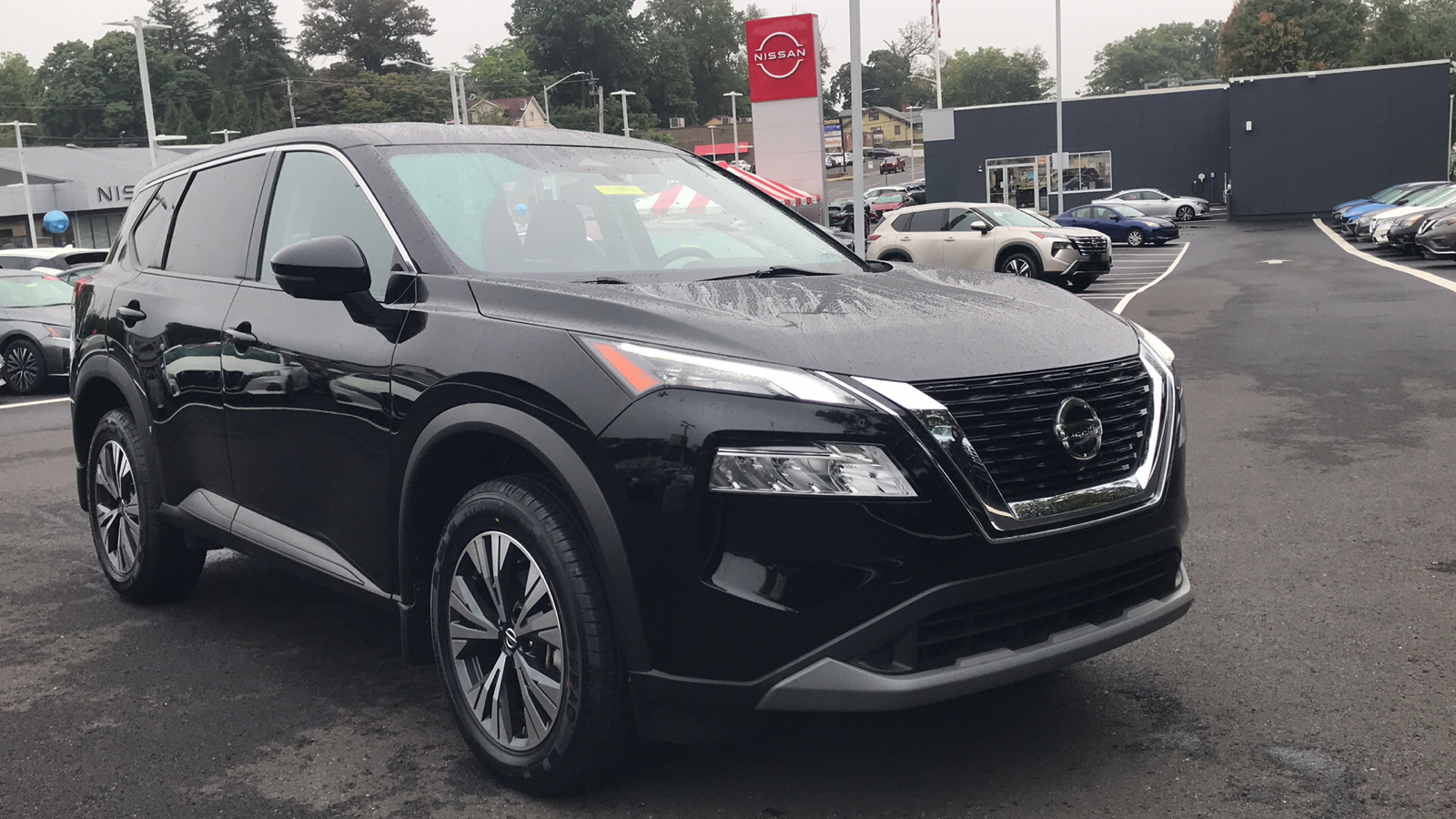 2021 Nissan Rogue SV 1