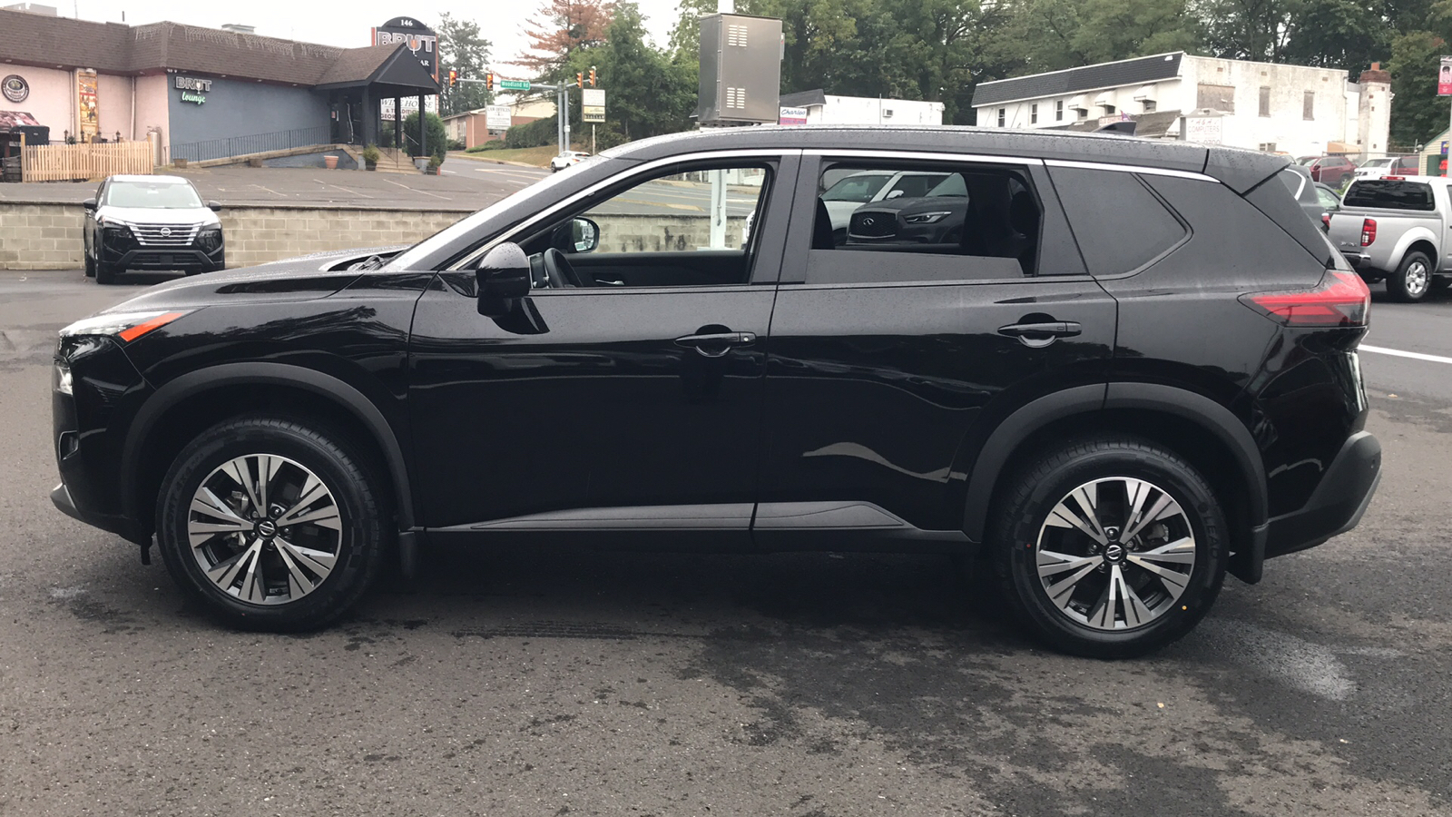 2021 Nissan Rogue SV 4