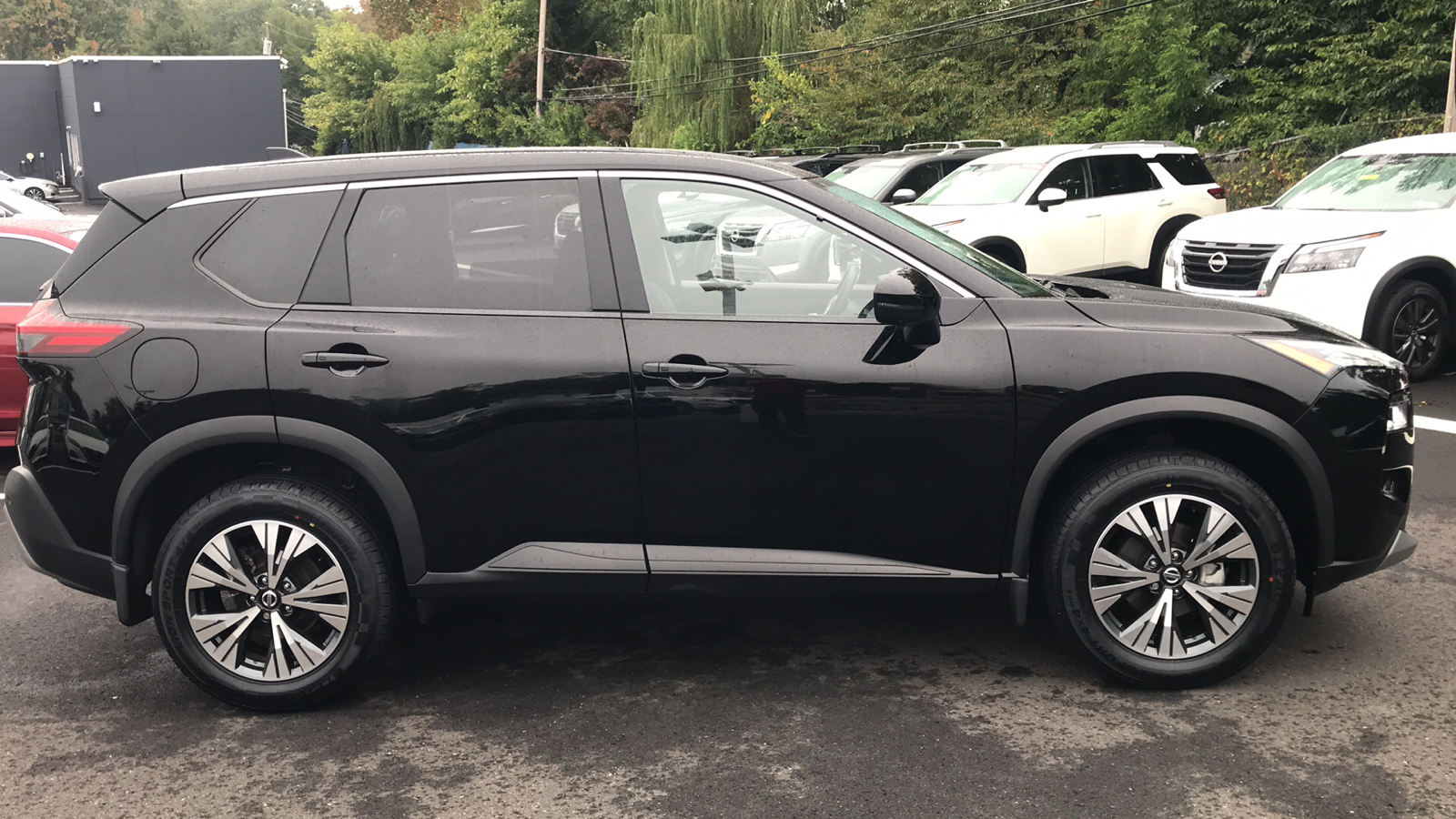 2021 Nissan Rogue SV 26