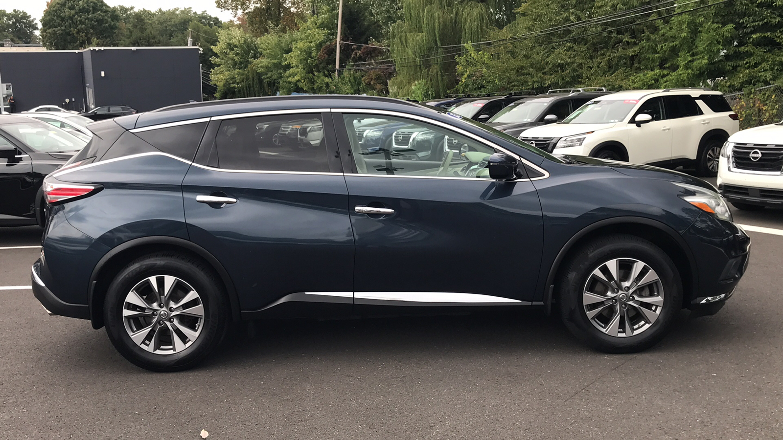 2015 Nissan Murano SV 28