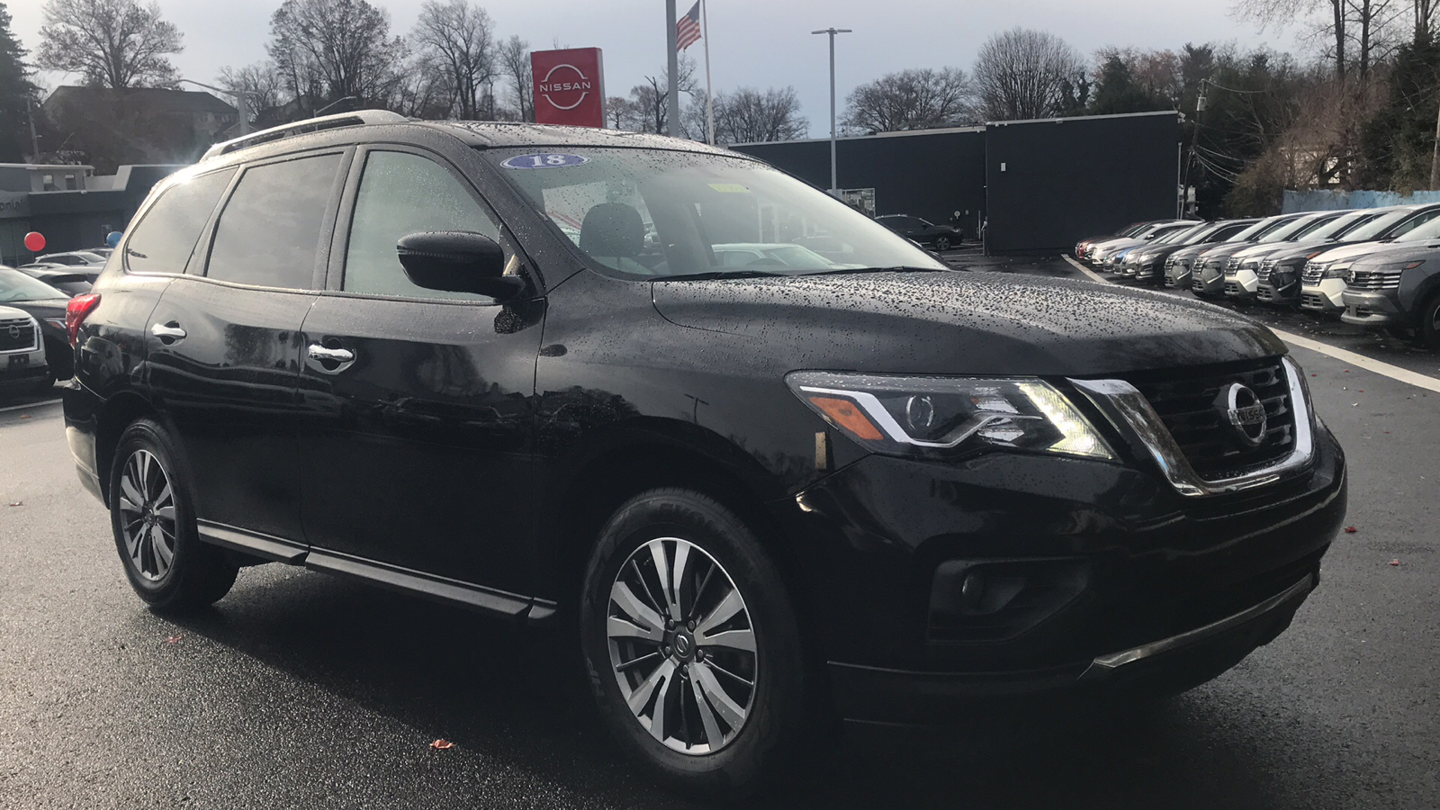 2018 Nissan Pathfinder SV 1