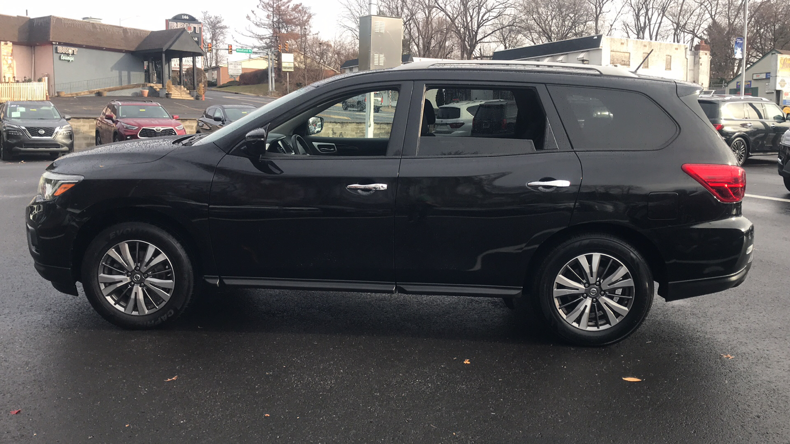 2018 Nissan Pathfinder SV 4