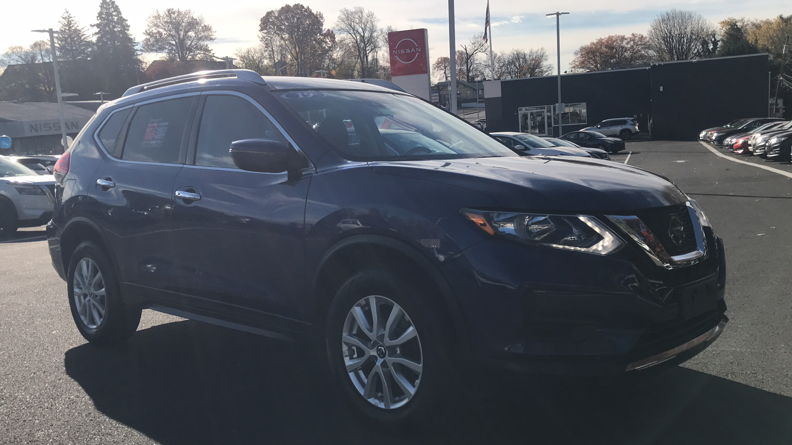 2019 Nissan Rogue SV 1