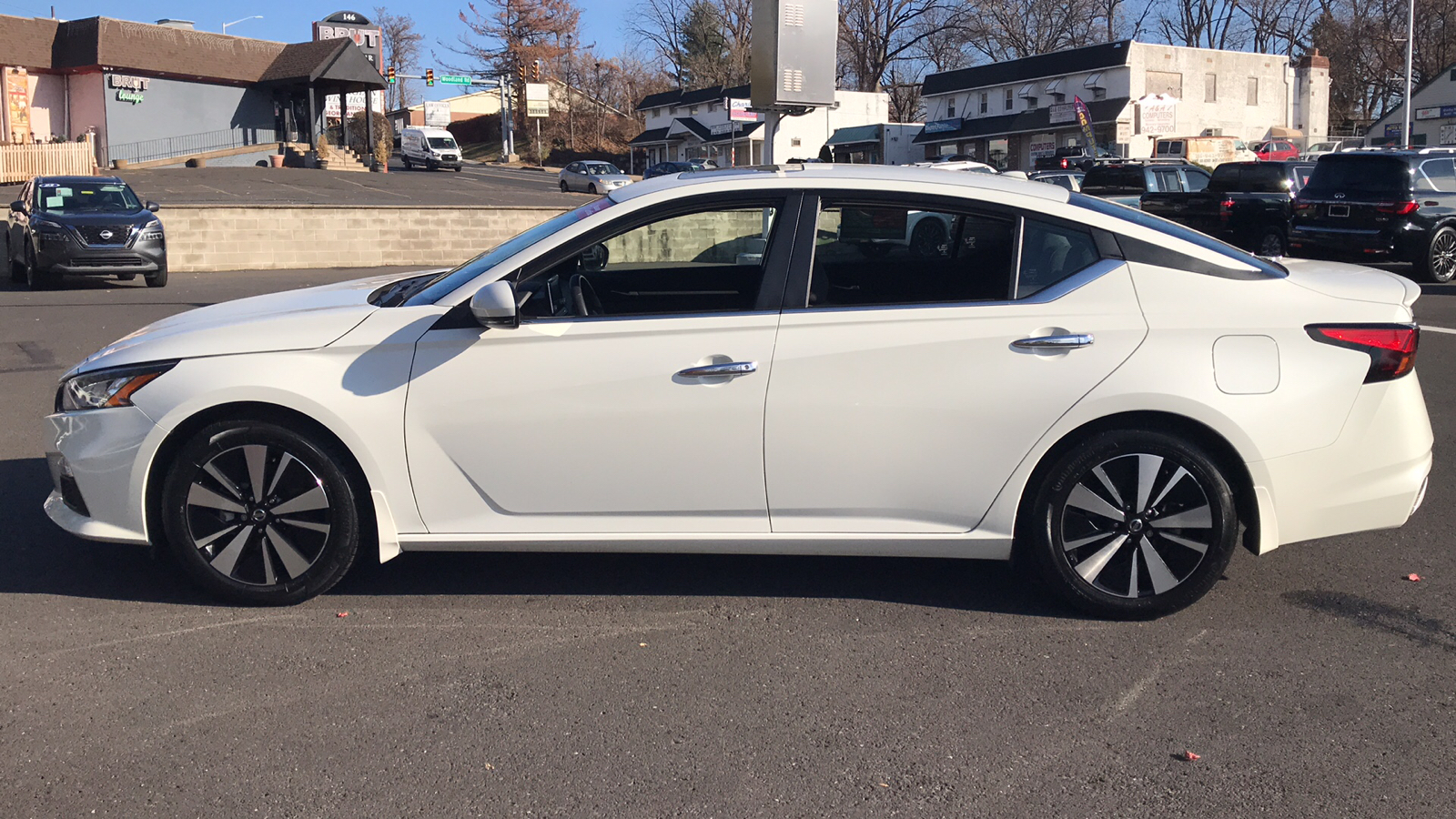 2021 Nissan Altima 2.5 SV 4