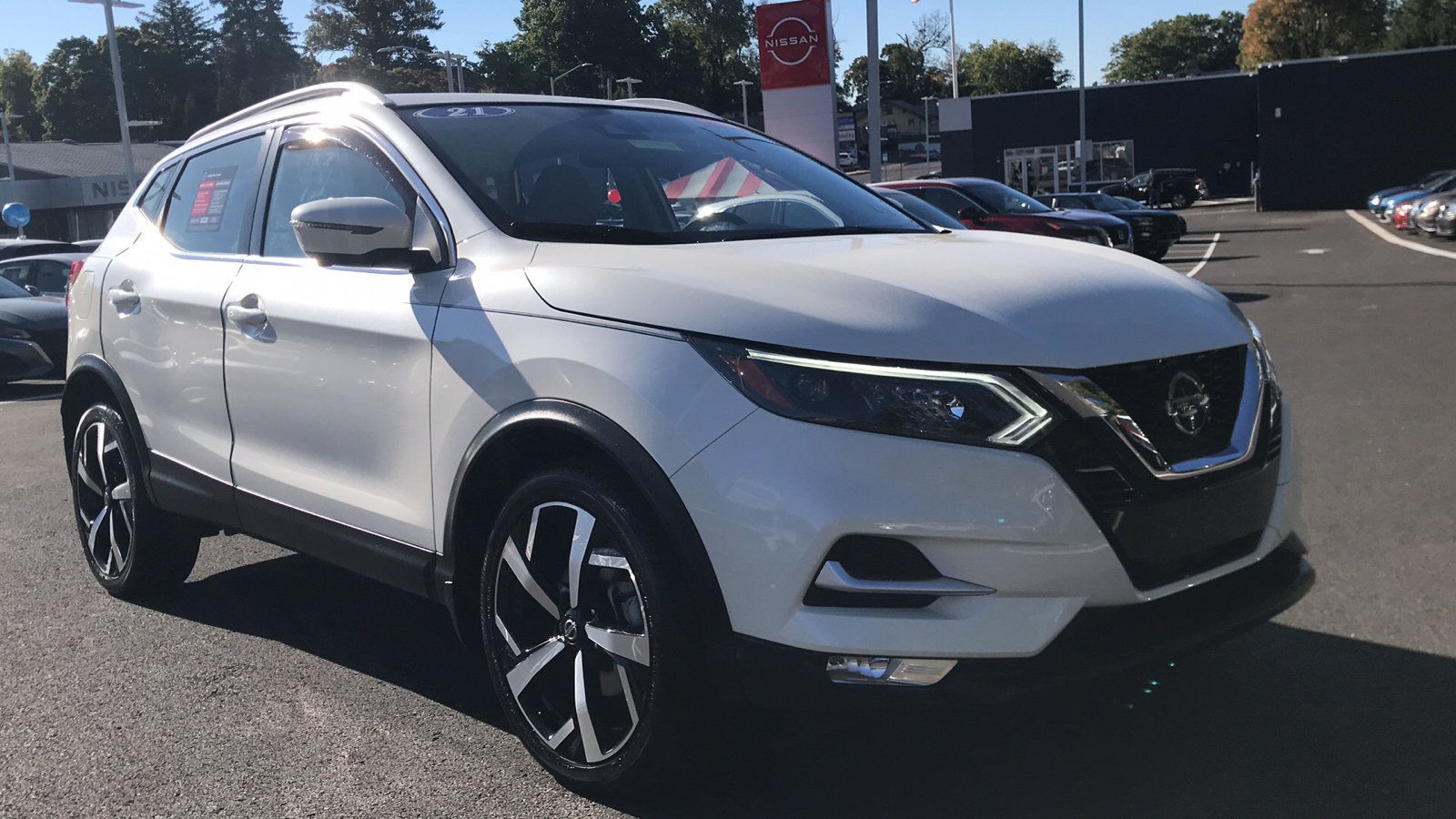 2021 Nissan Rogue Sport SL 1