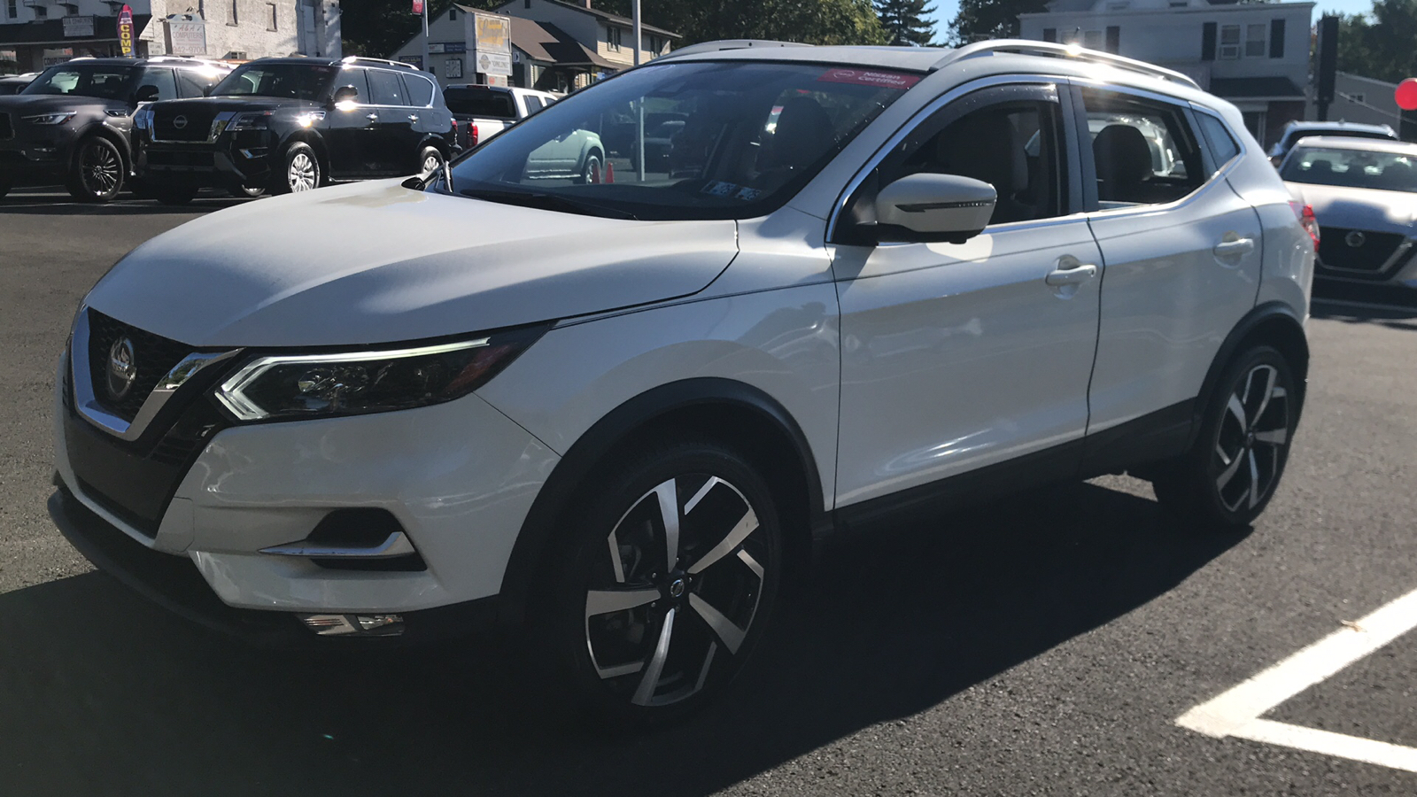 2021 Nissan Rogue Sport SL 3