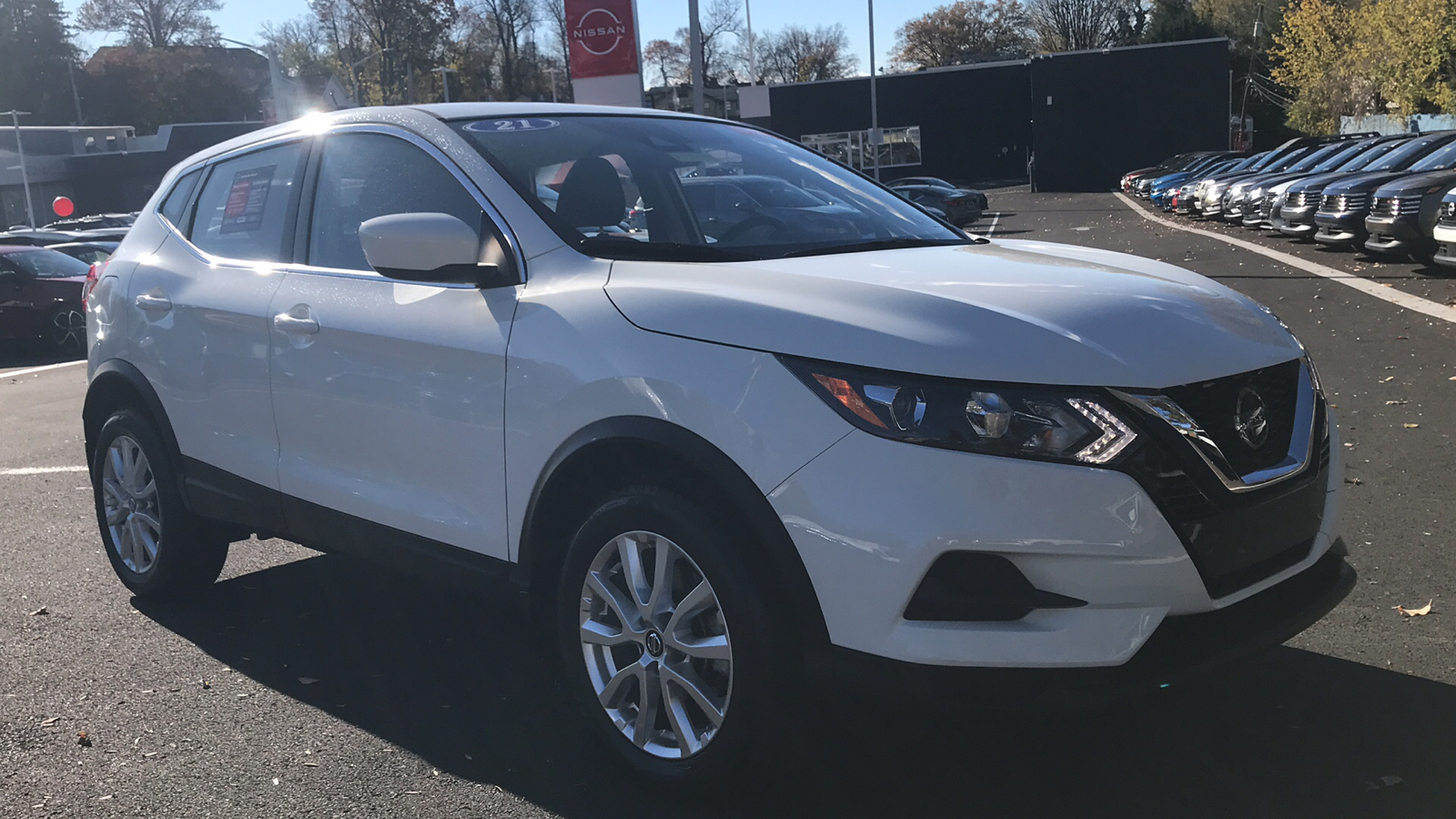 2021 Nissan Rogue Sport S 1