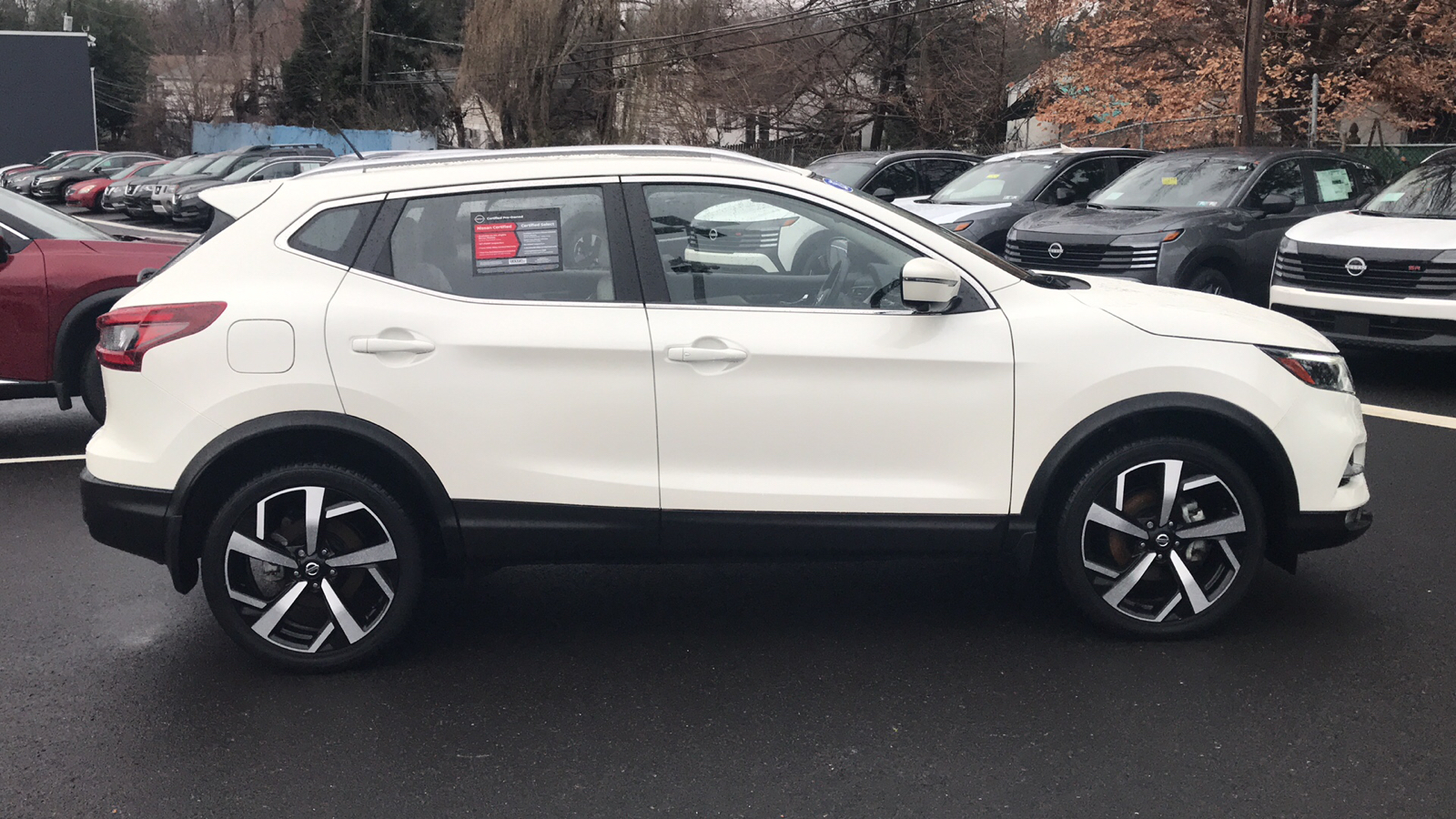 2021 Nissan Rogue Sport SL 28